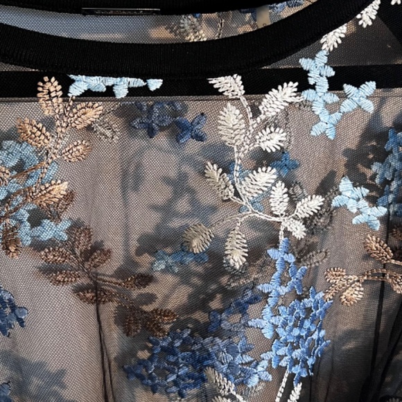 Elie Tahari - Picture 2 of 3